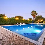 Con Parco E Piscina