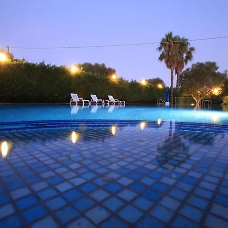 Con Parco E Piscina