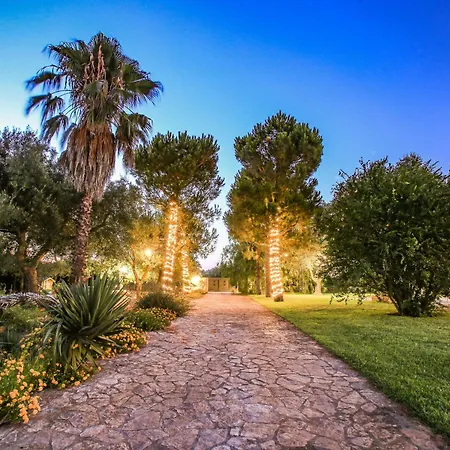 Con Parco E Piscina فيلة