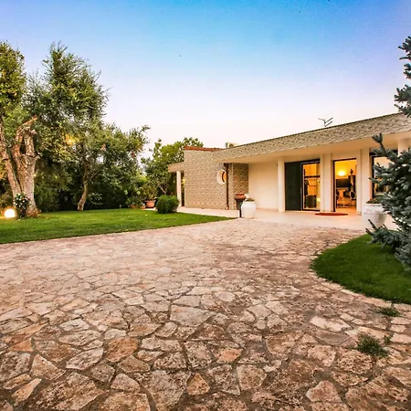 Con Parco E Piscina סן מיקלה סלנטינו