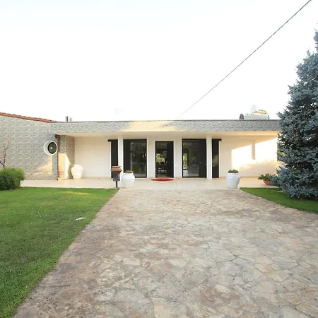 Con Parco E Piscina * San Michele Salentino