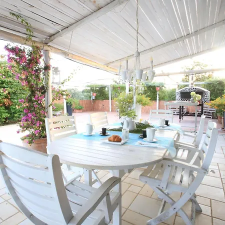 Villa Con Parco E Piscina *