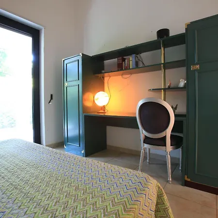 Con Parco E Piscina Vila *