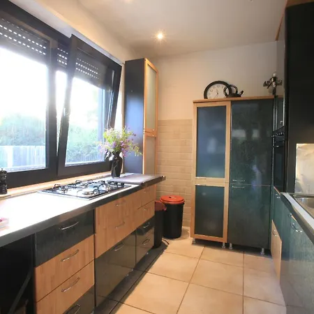 Villa Con Parco E Piscina *