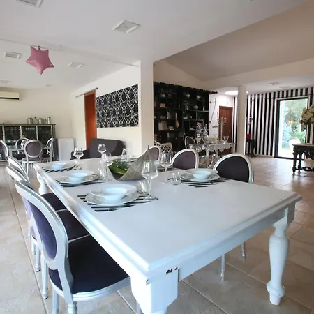 Con Parco E Piscina Villa San Michele Salentino