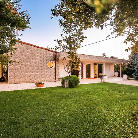 Con Parco E Piscina Vila San Michele Salentino