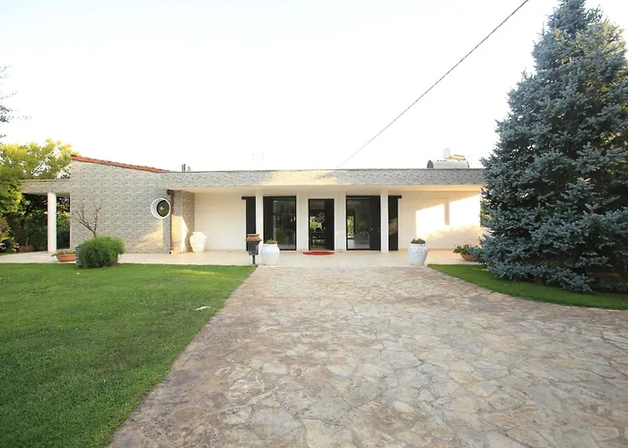 Con Parco E Piscina * סן מיקלה סלנטינו