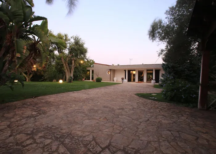 Con Parco E Piscina וילה סן מיקלה סלנטינו