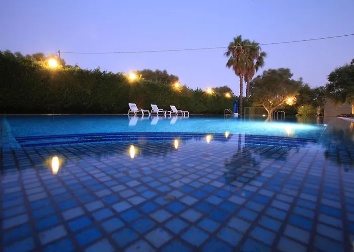 Con Parco E Piscina