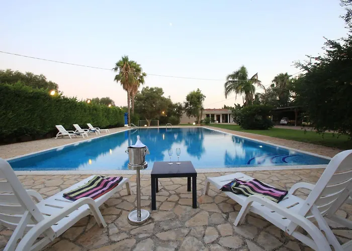 Con Parco E Piscina סן מיקלה סלנטינו